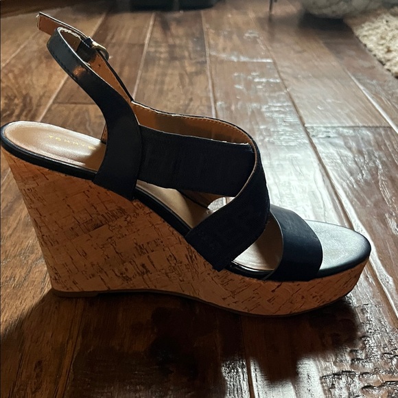 Tommy Hilfiger Black Wedge Sandals - Picture 3 of 3